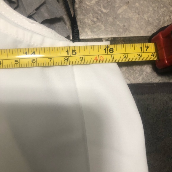 Twisted sleeveless blouse - small - Picture 3 of 3